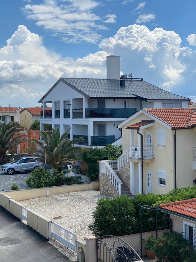 Apartment Vila Lina Vir Zewnętrze zdjęcie